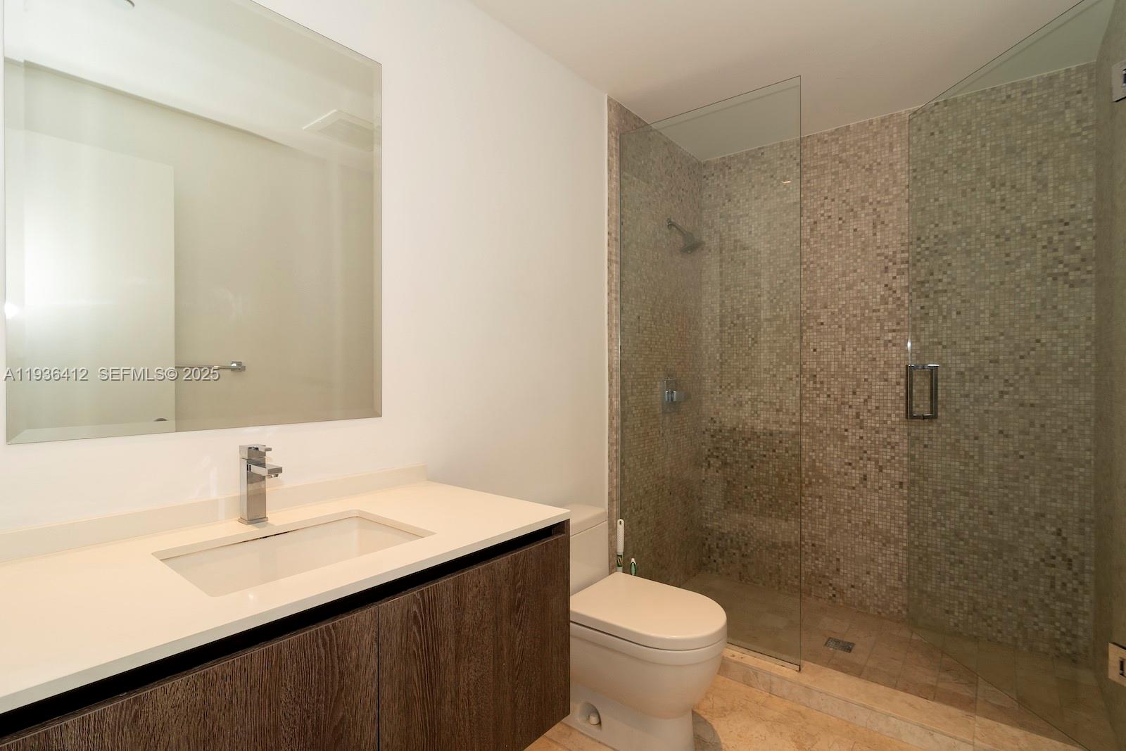 REACH CONDO - Residential