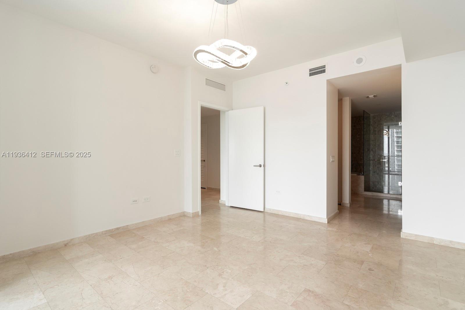 REACH CONDO - Residential