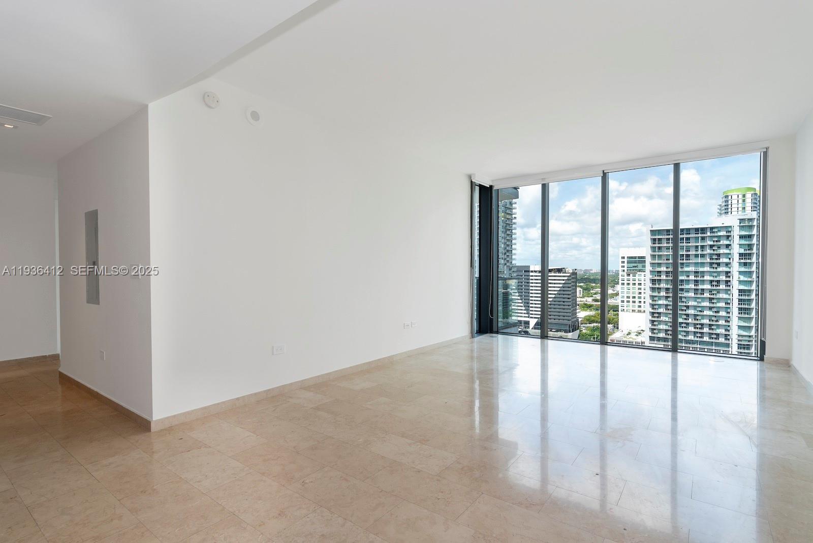 REACH CONDO - Residential