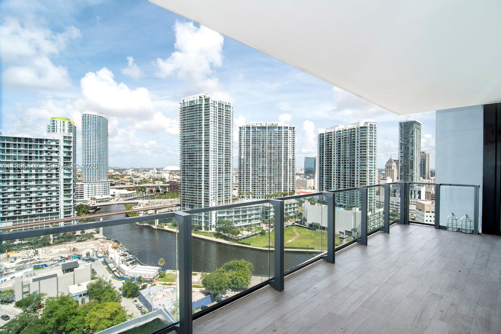 REACH CONDO - Residential