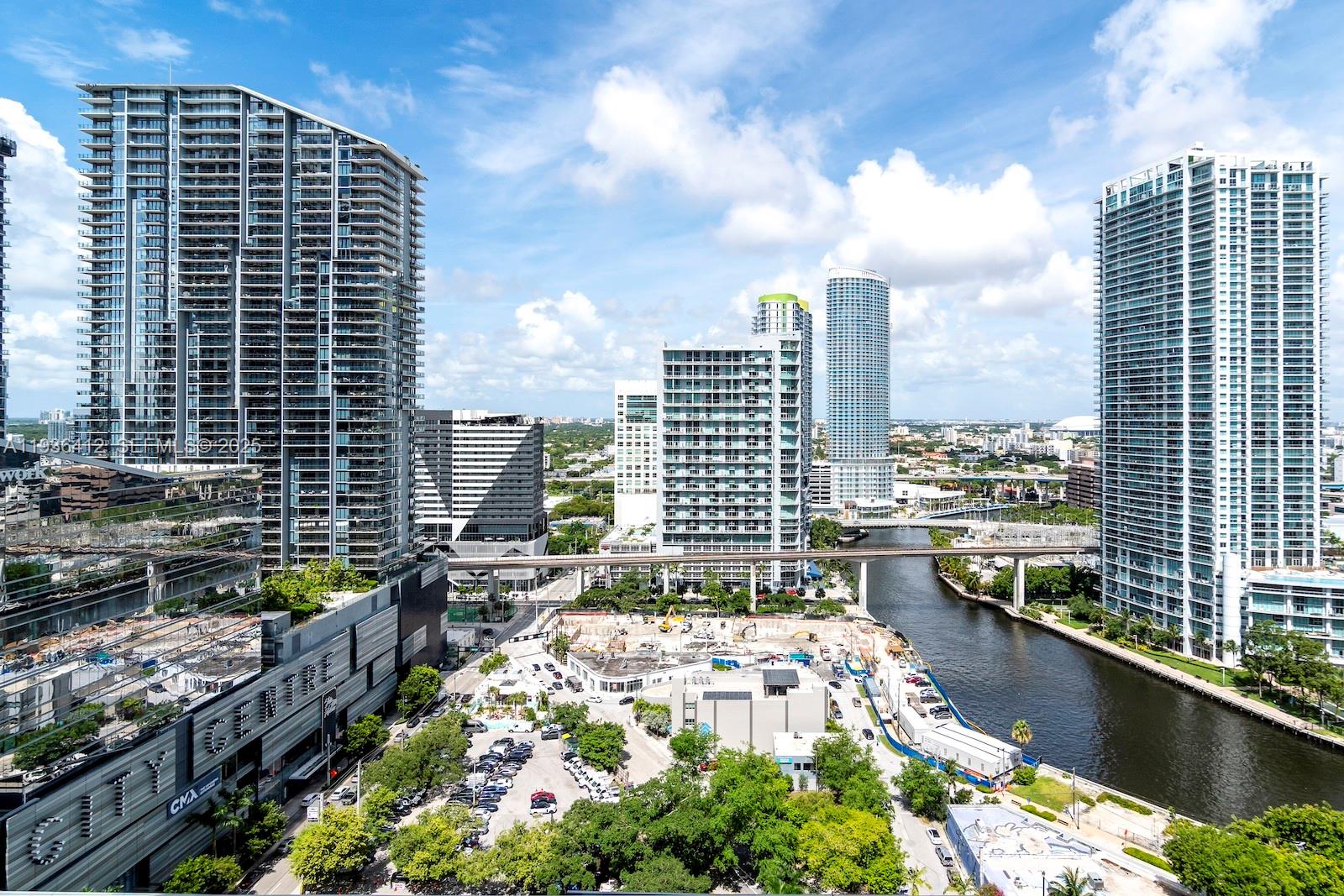 REACH CONDO - Residential