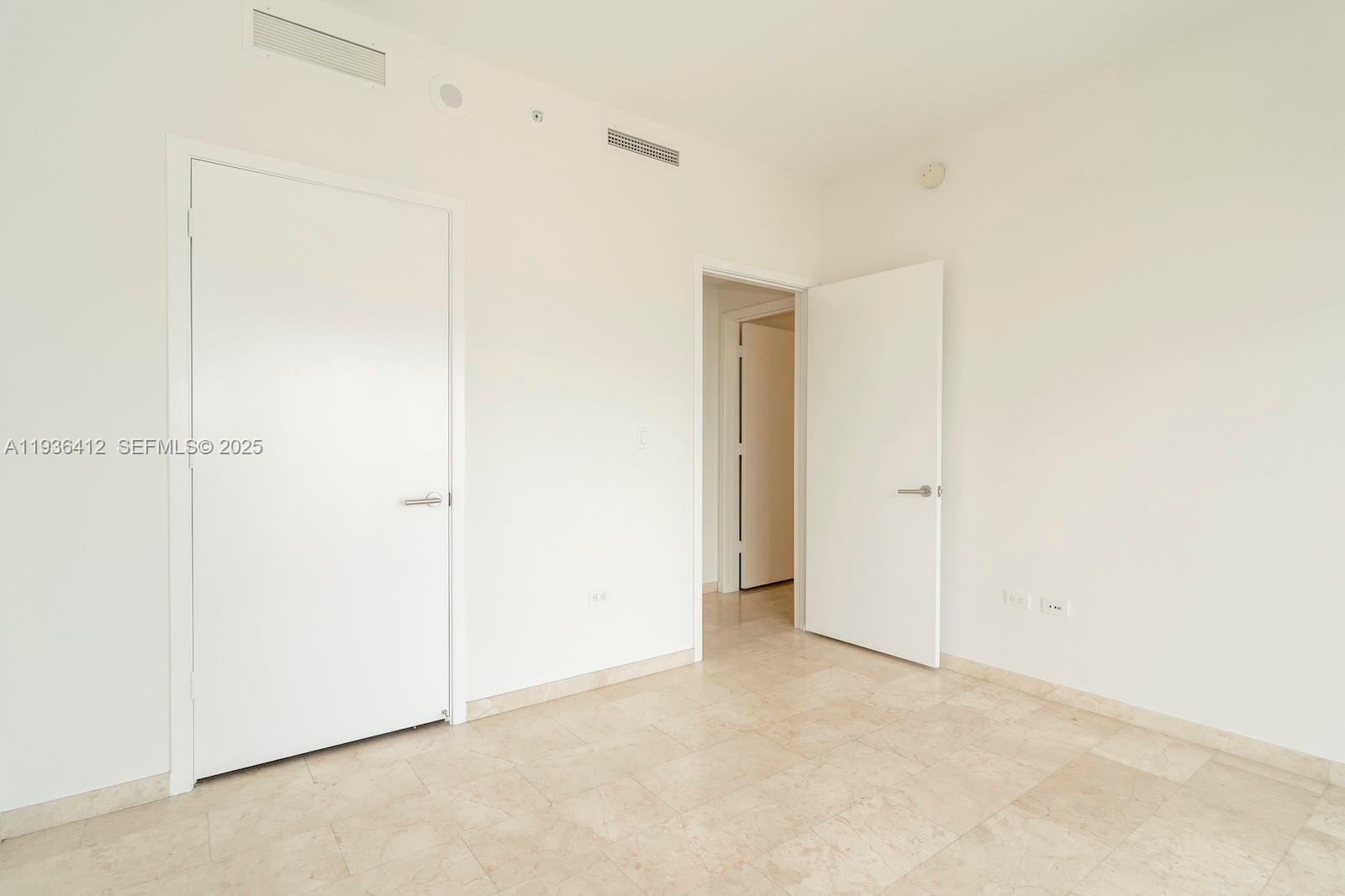 REACH CONDO - Residential
