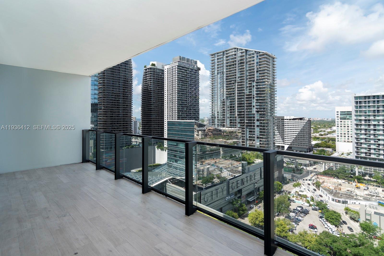REACH CONDO - Residential