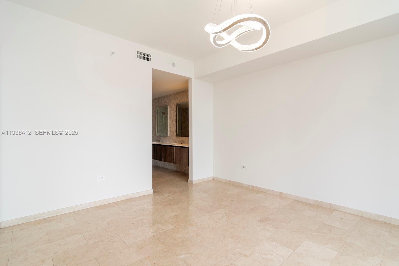 REACH CONDO - Residential