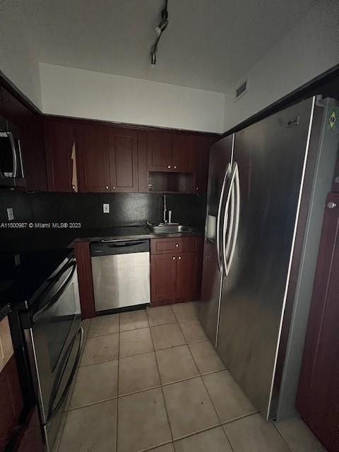 PARKVIEW POINT CONDO - Residential Lease