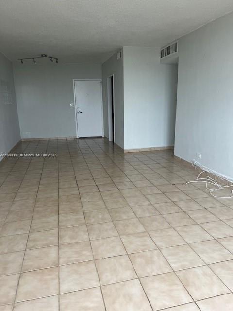 PARKVIEW POINT CONDO - Residential Lease