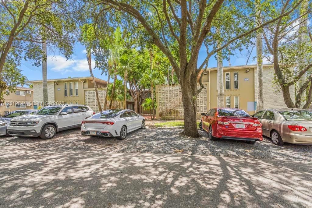 THE OAKS AT SOUTH MIAMI C - Residential