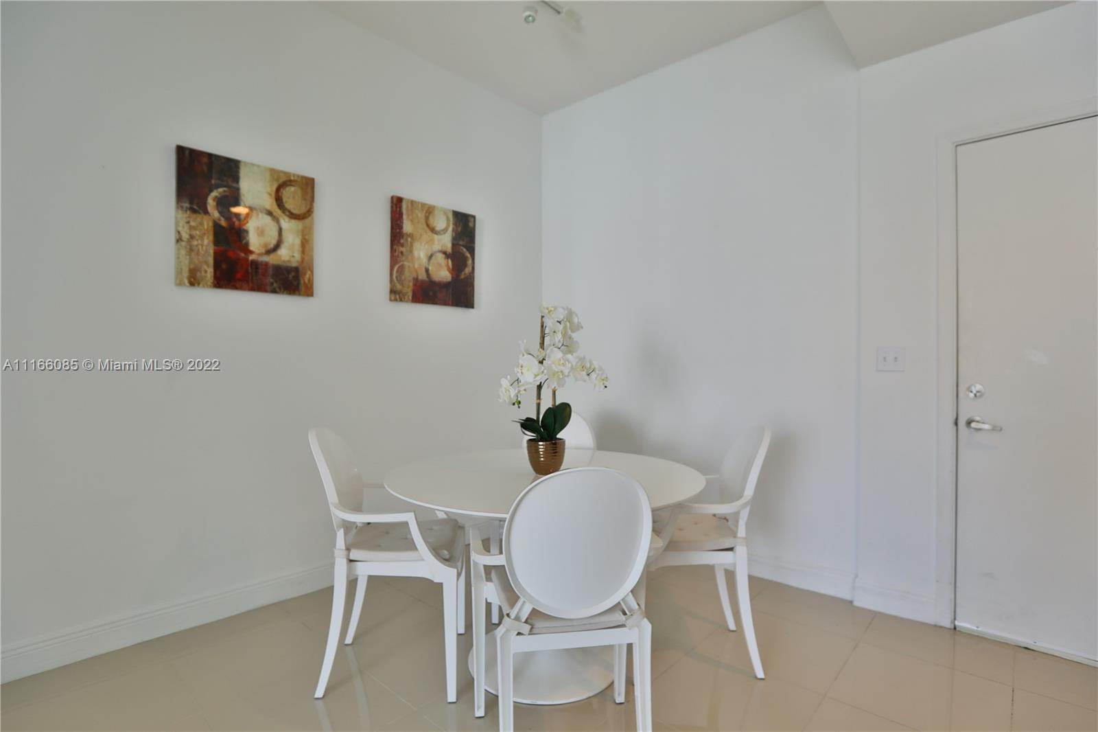 VENTURE AT AVENTURA WEST - Residential Lease