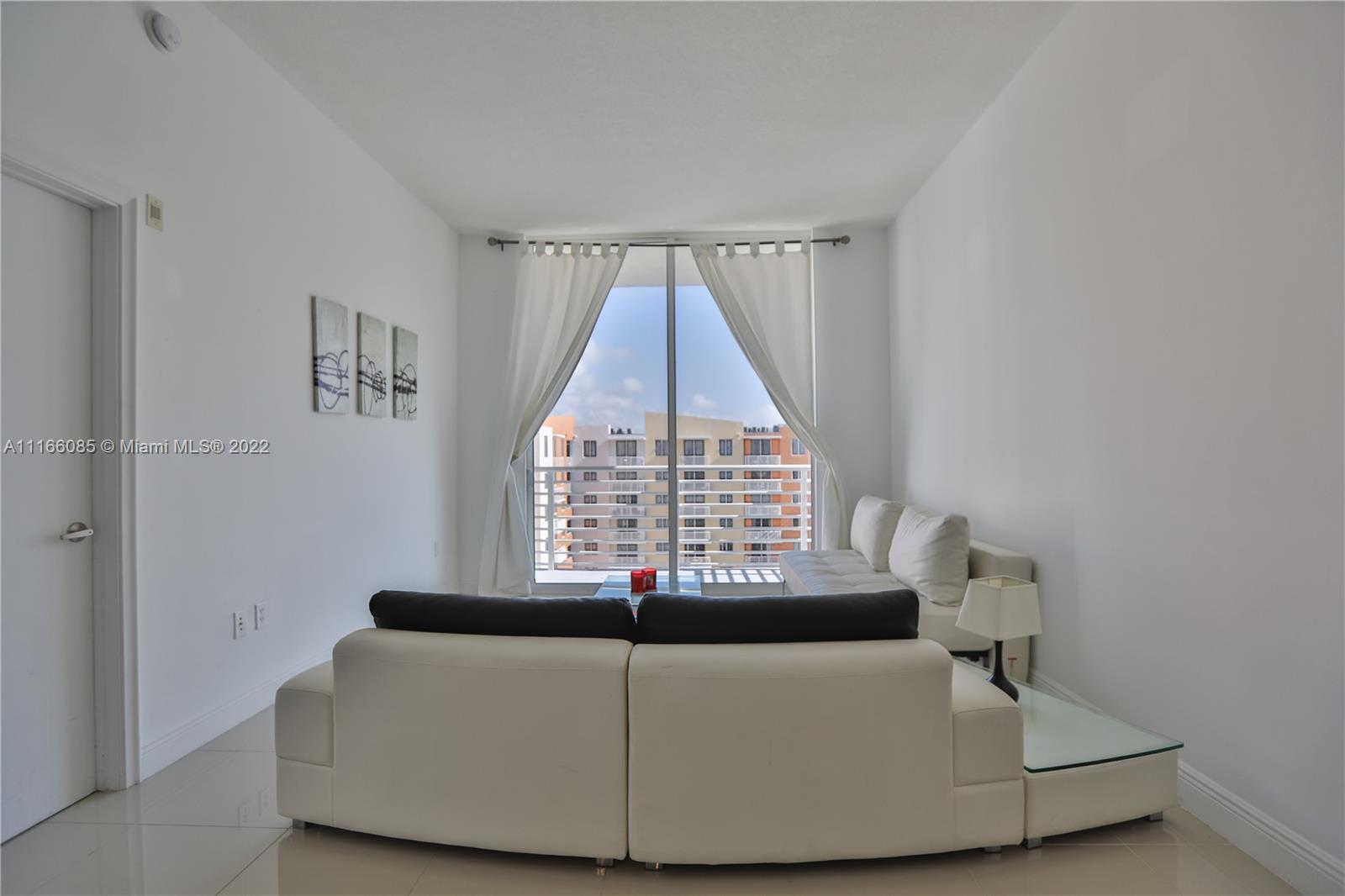 VENTURE AT AVENTURA WEST - Residential Lease