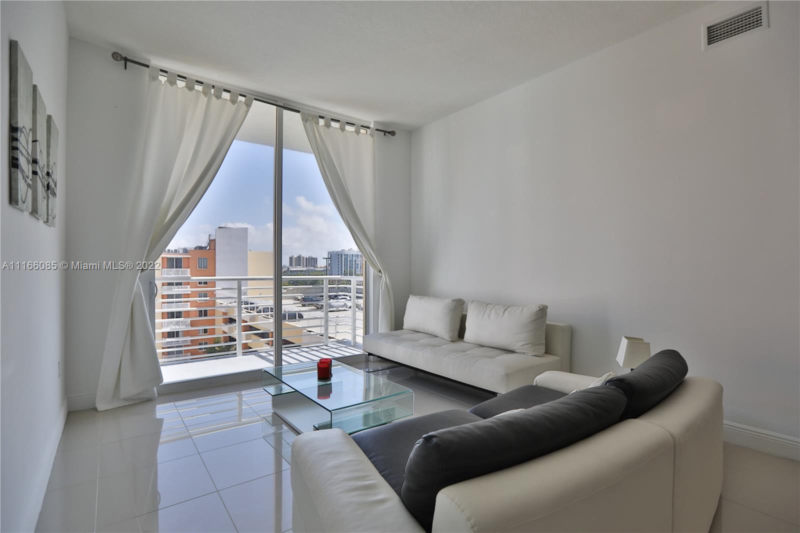 VENTURE AT AVENTURA WEST - Residential Lease