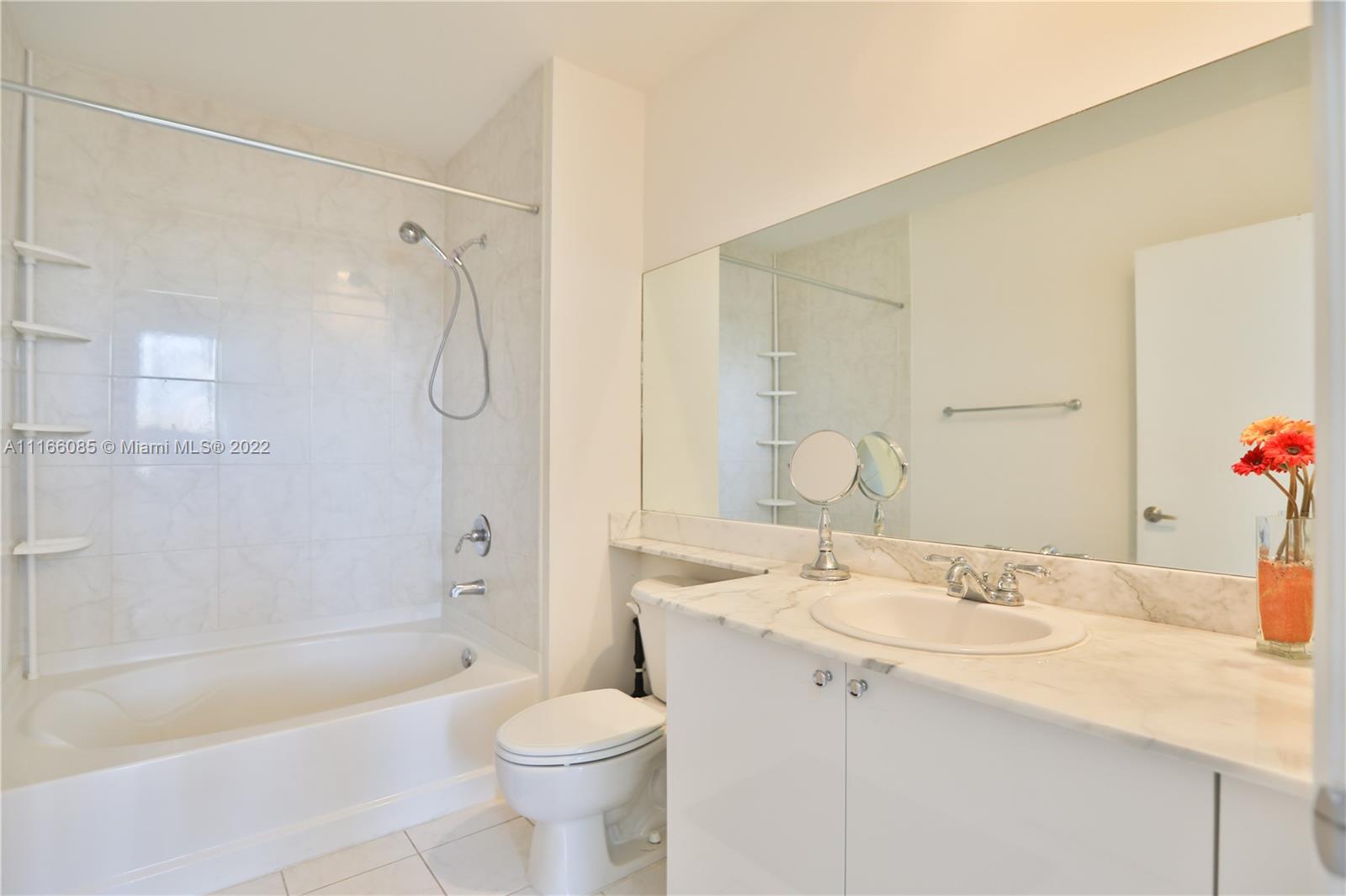 VENTURE AT AVENTURA WEST - Residential Lease