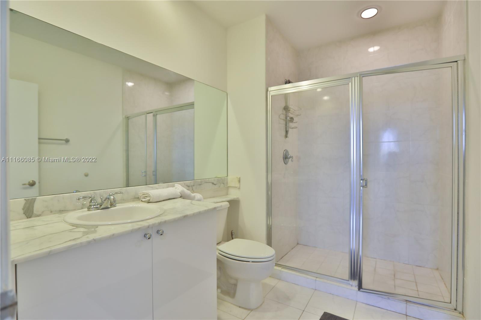 VENTURE AT AVENTURA WEST - Residential Lease