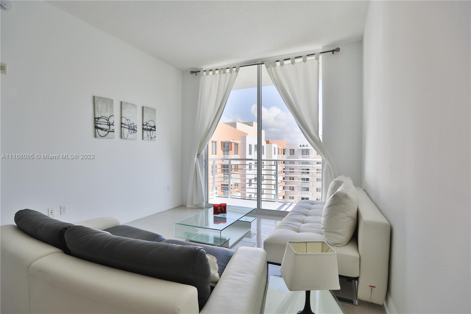 VENTURE AT AVENTURA WEST - Residential Lease