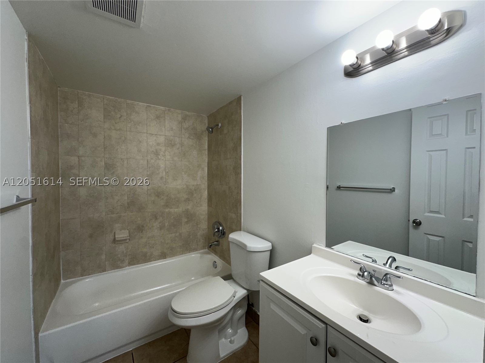 CORAL RIDGE ISLES - Residential Lease