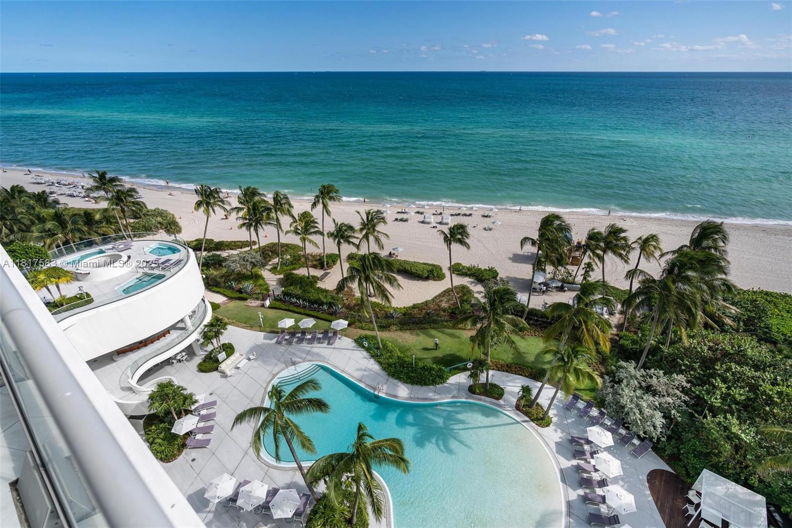 JADE SIGNATURE CONDO - Residential