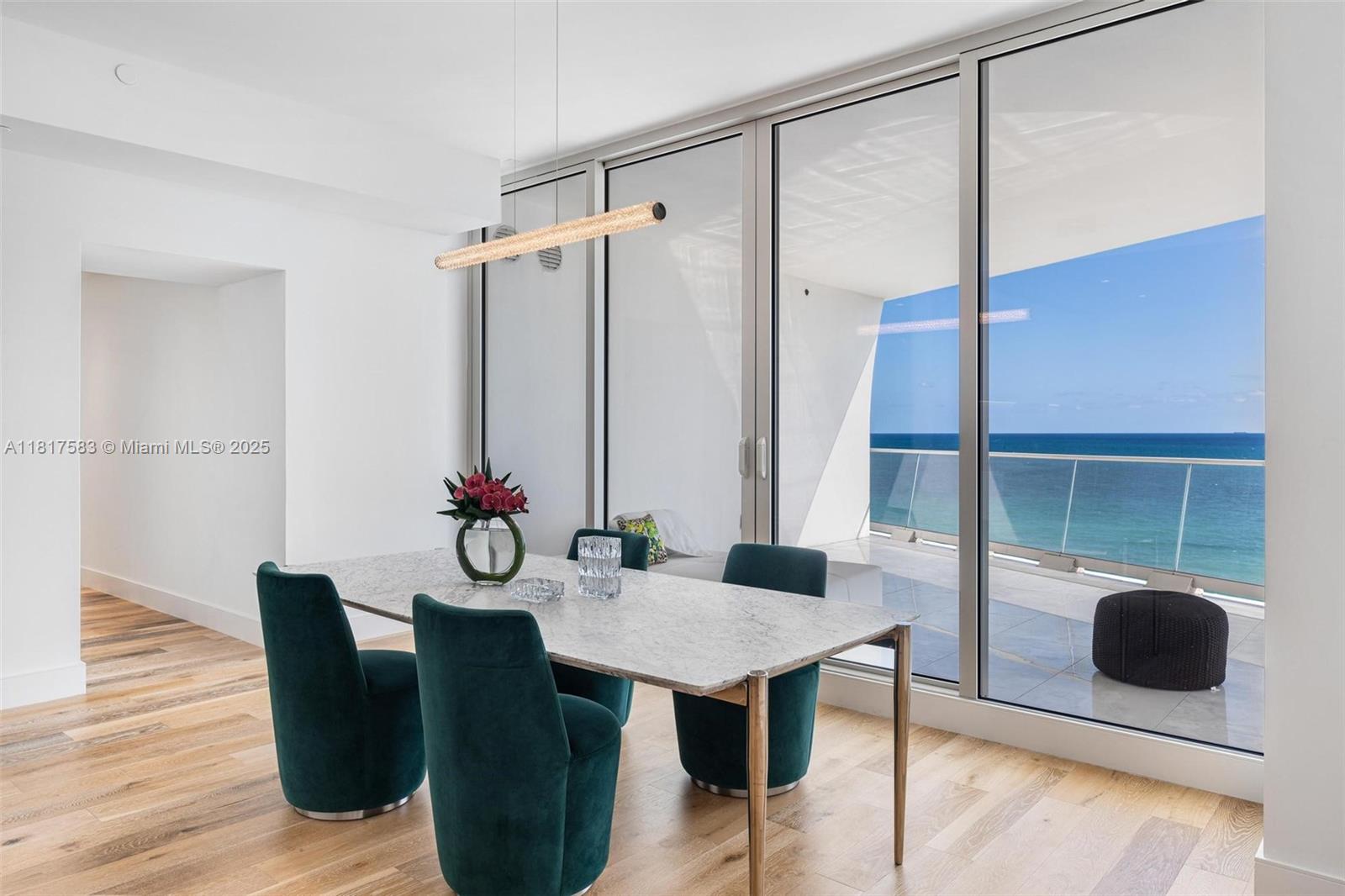 JADE SIGNATURE CONDO - Residential