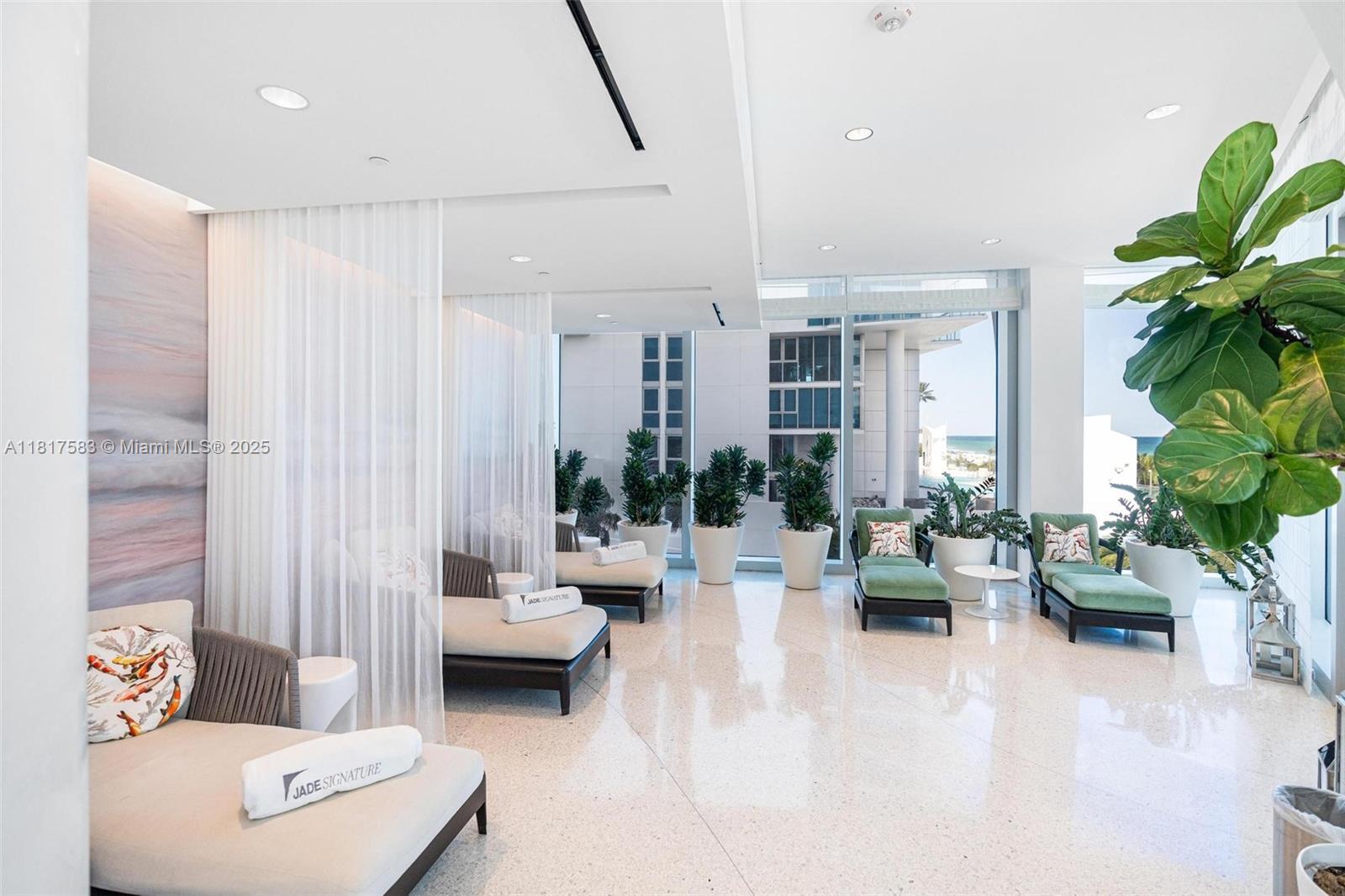 JADE SIGNATURE CONDO - Residential