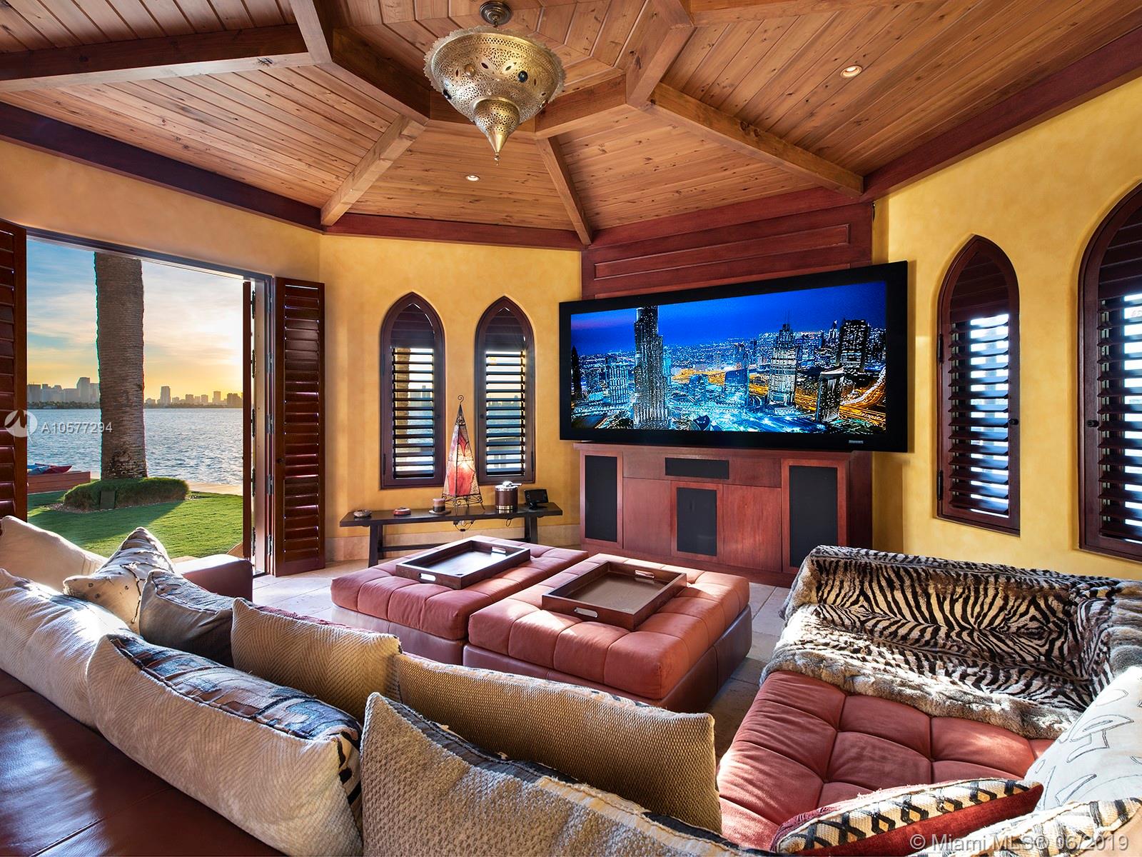 SUNSET ISLANDS I - Residential