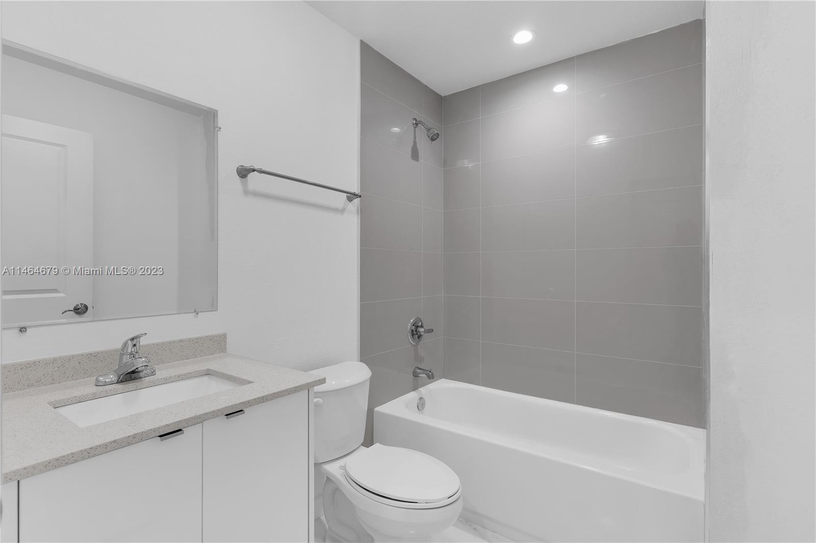 WEST BISCAYNE - Residential Income