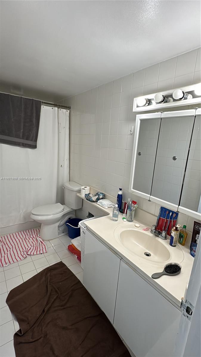 FOUR AMBASSADORS CONDO PH - Residential