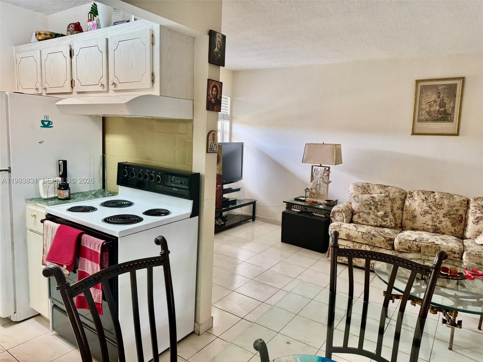 WARRENTON HOUSE CONDO - Residential