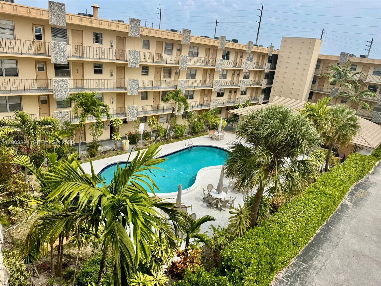WARRENTON HOUSE CONDO - Residential