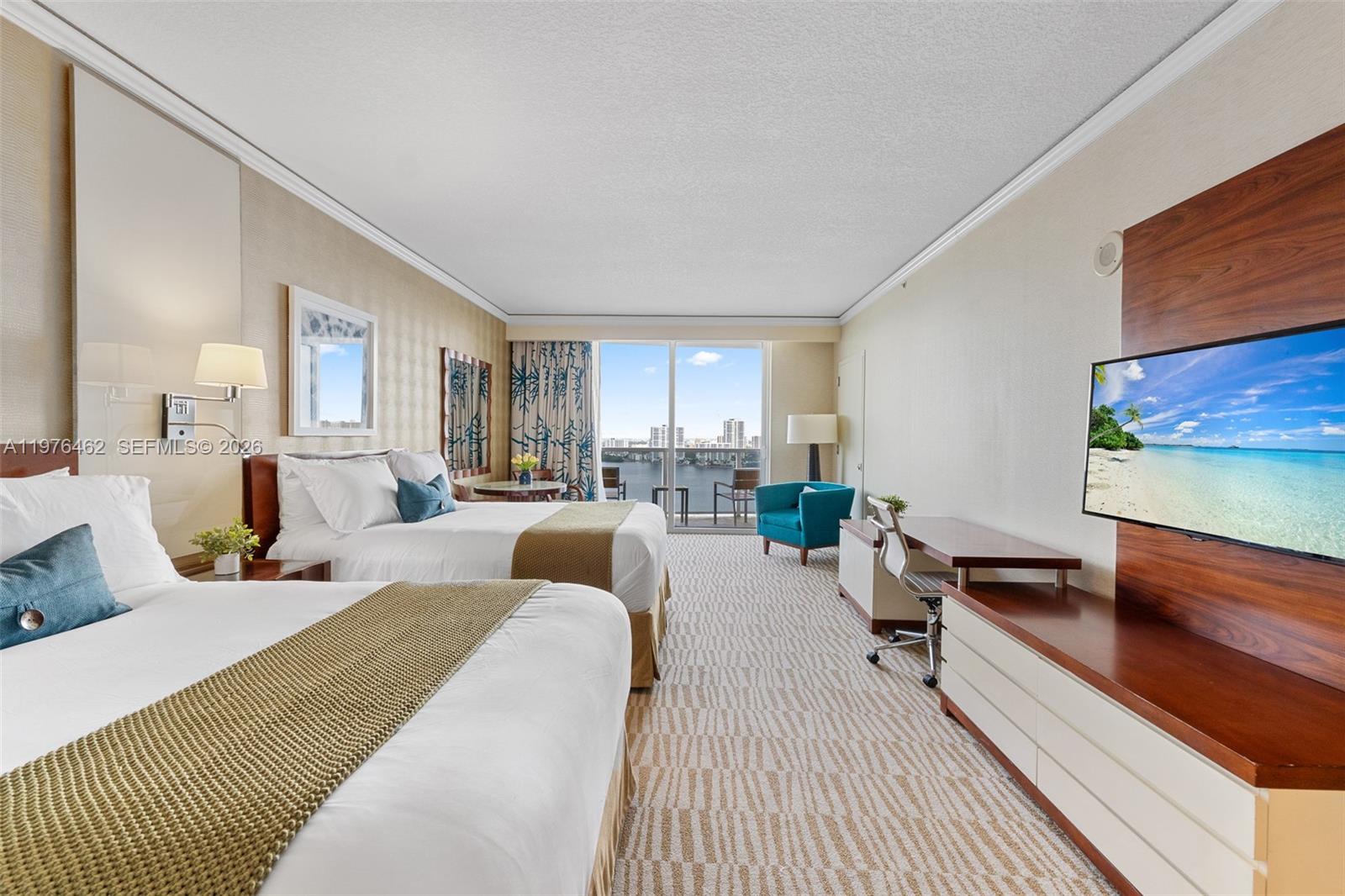 TRUMP INTERNATIONAL SONES - Residential