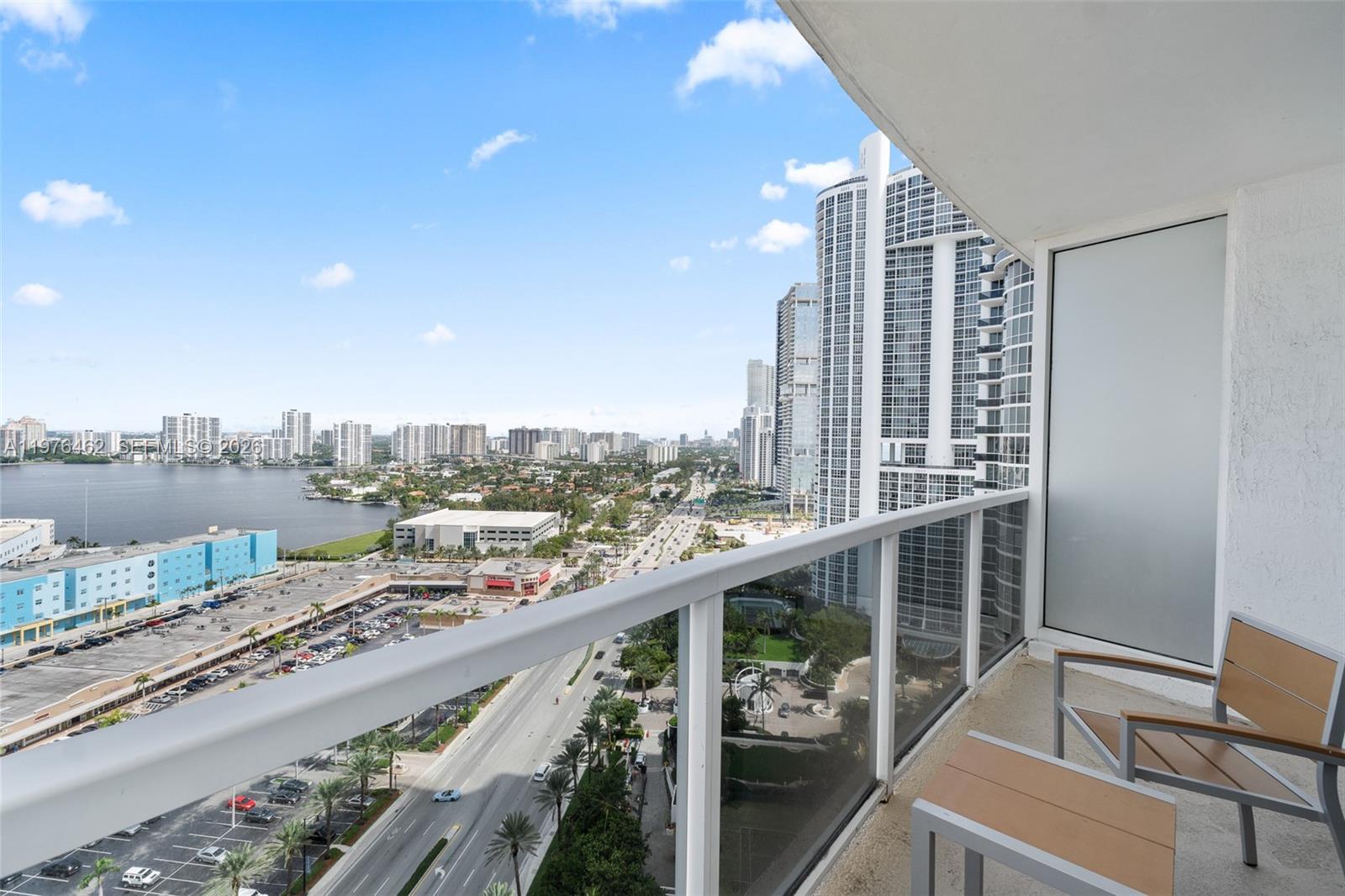TRUMP INTERNATIONAL SONES - Residential