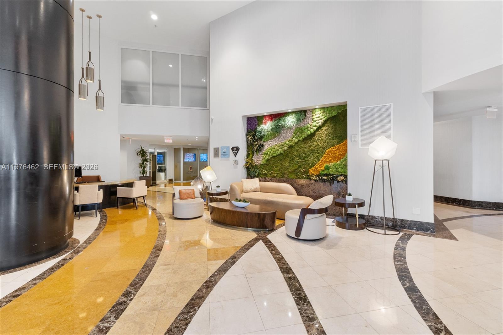 TRUMP INTERNATIONAL SONES - Residential