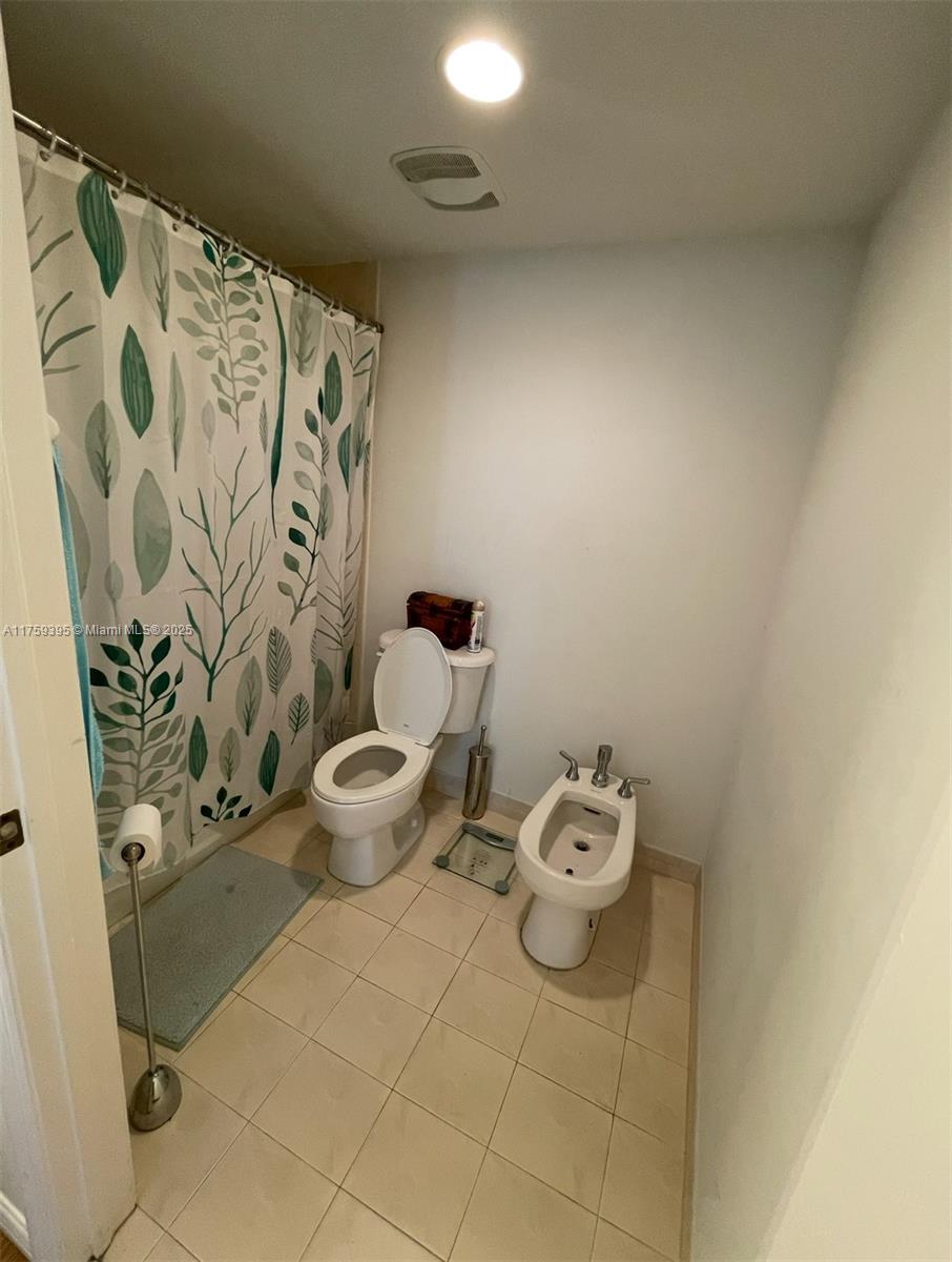 KEYSTONE PARK CONDO - Residential