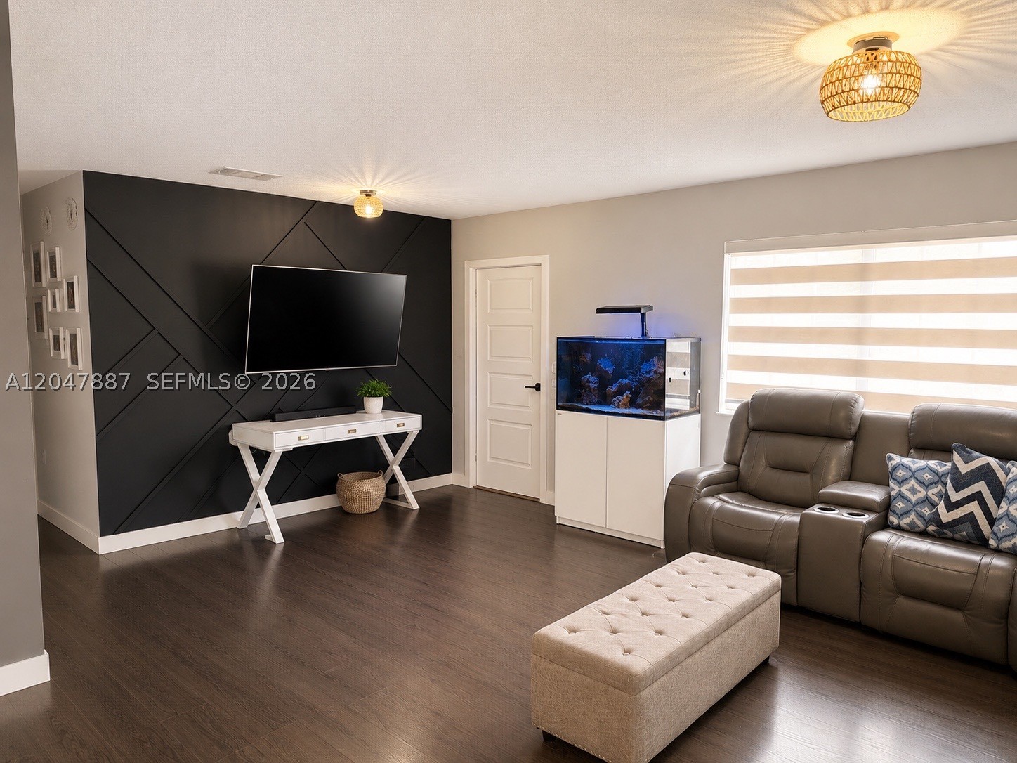 ESTATE HOMES - Residential