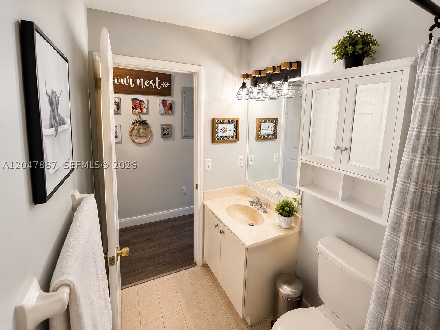 ESTATE HOMES - Residential