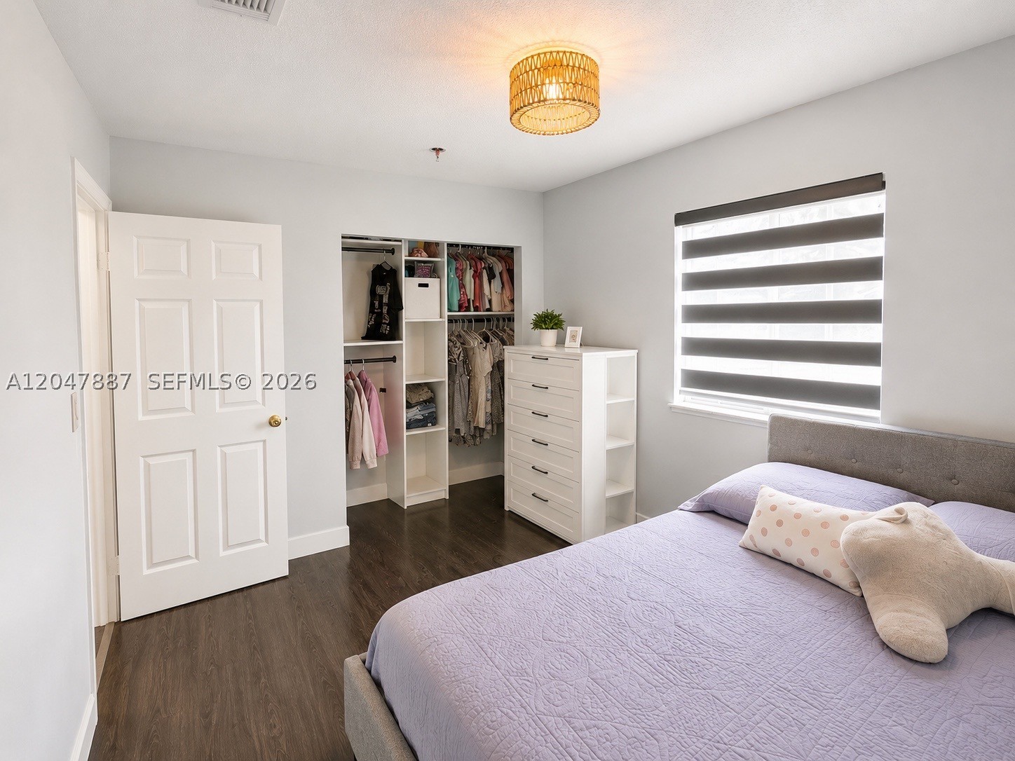 ESTATE HOMES - Residential