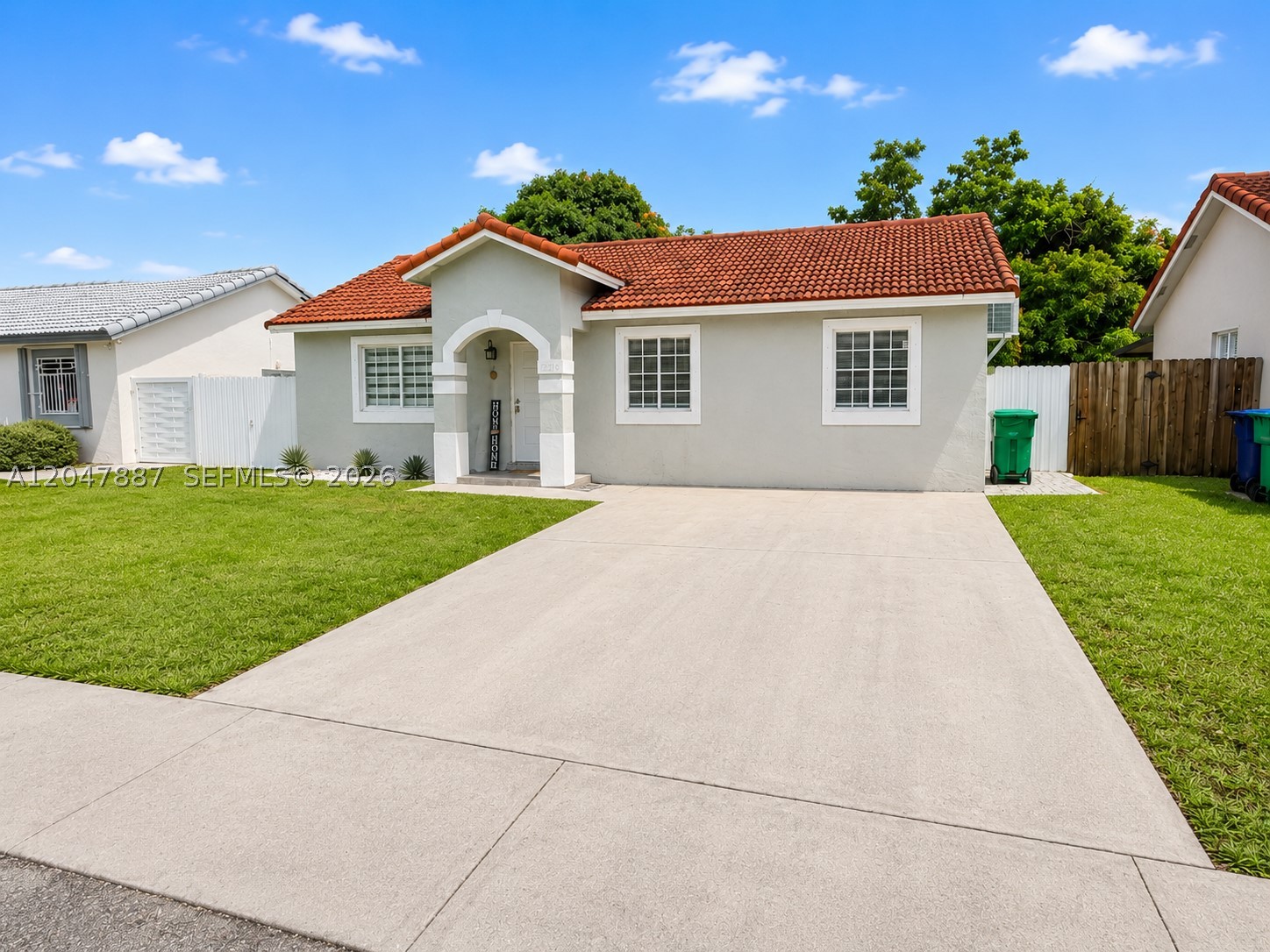 ESTATE HOMES - Residential