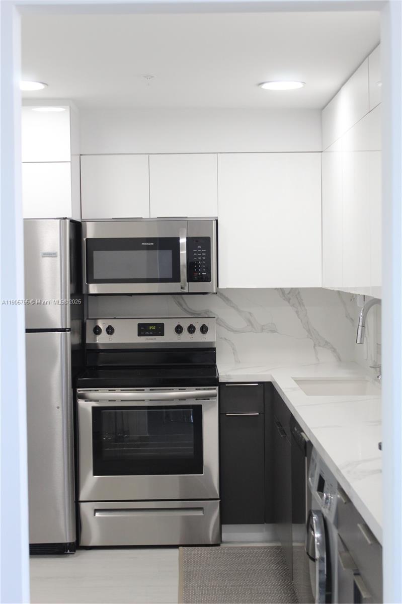 CLEARVIEW TOWERS CONDO - Residential