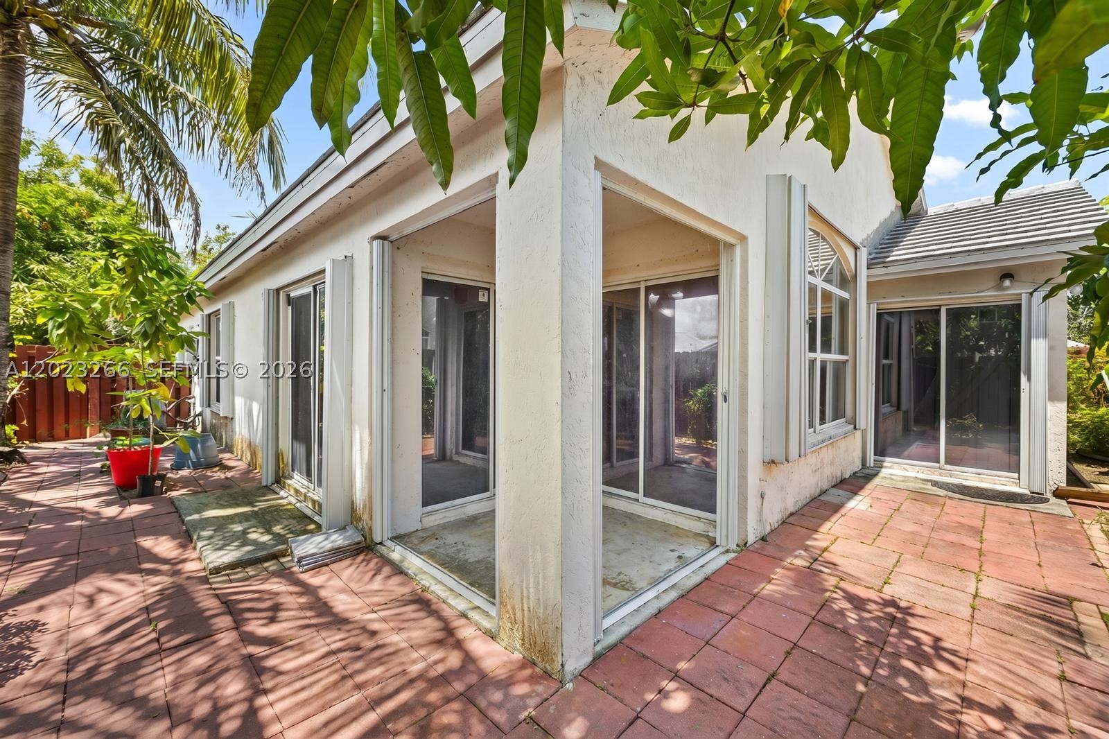 WOODS LAKE - Residential