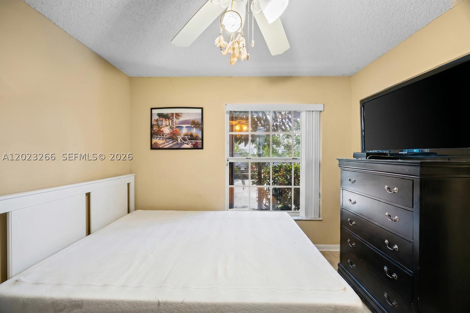 WOODS LAKE - Residential