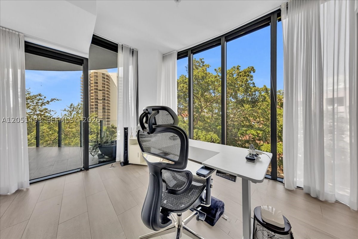 CLUB RESIDENCES AT PARK G - Residential
