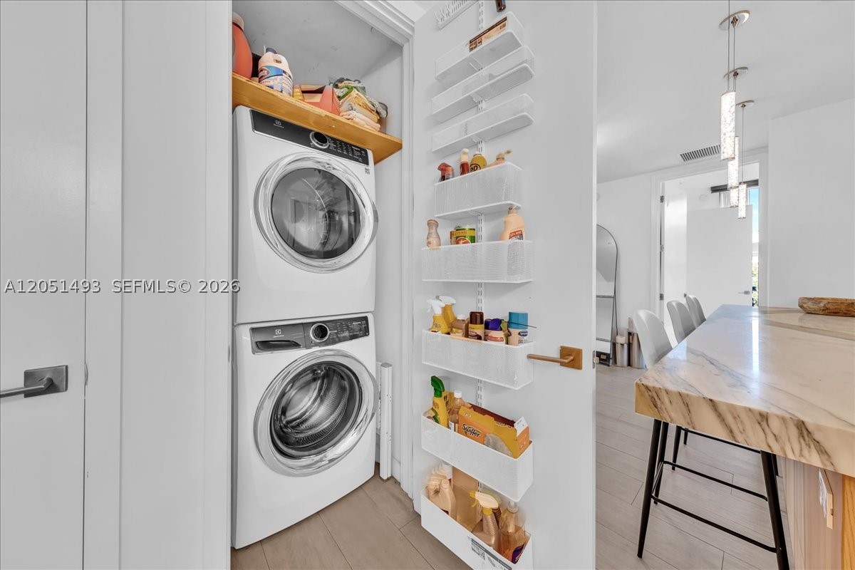 CLUB RESIDENCES AT PARK G - Residential