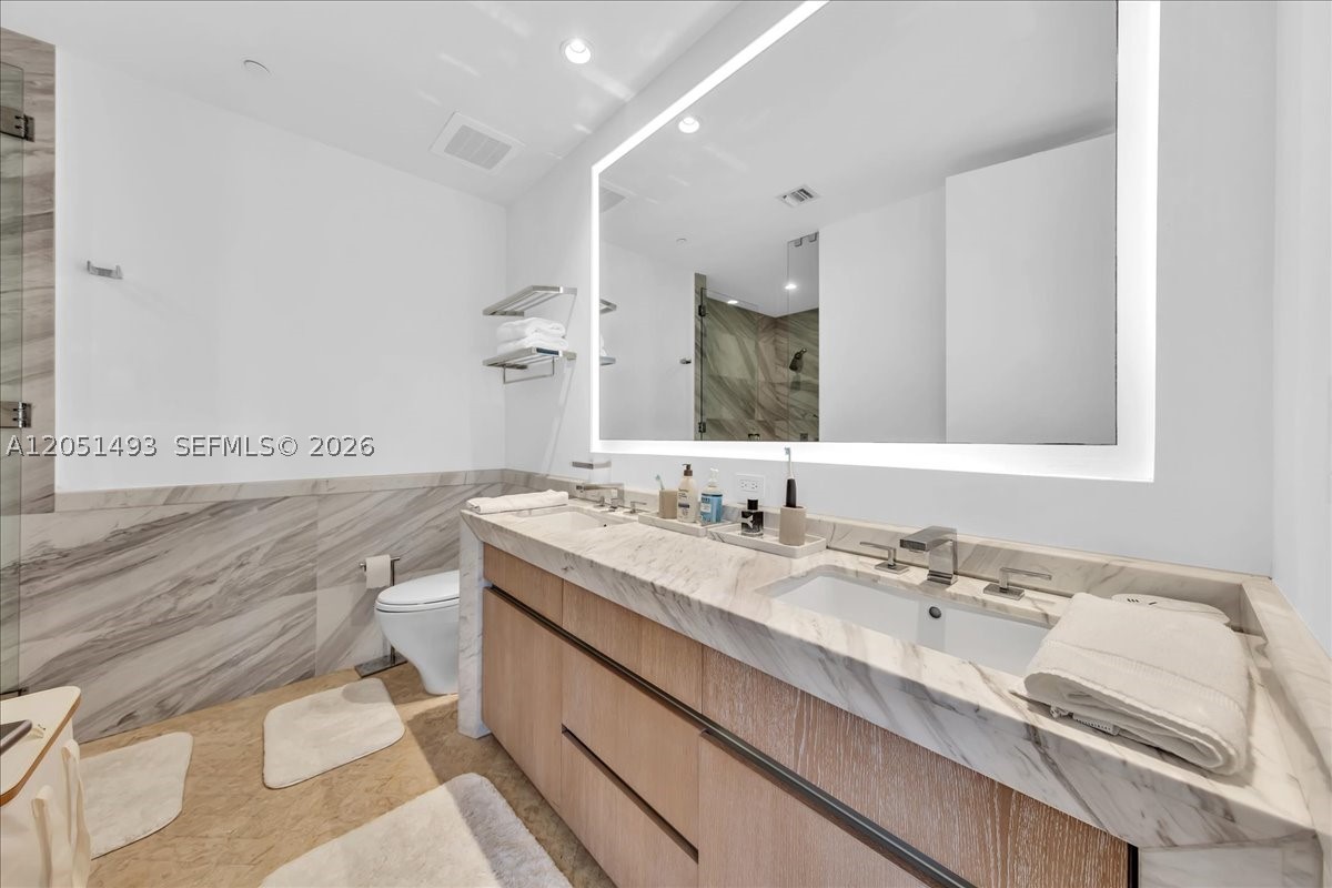 CLUB RESIDENCES AT PARK G - Residential