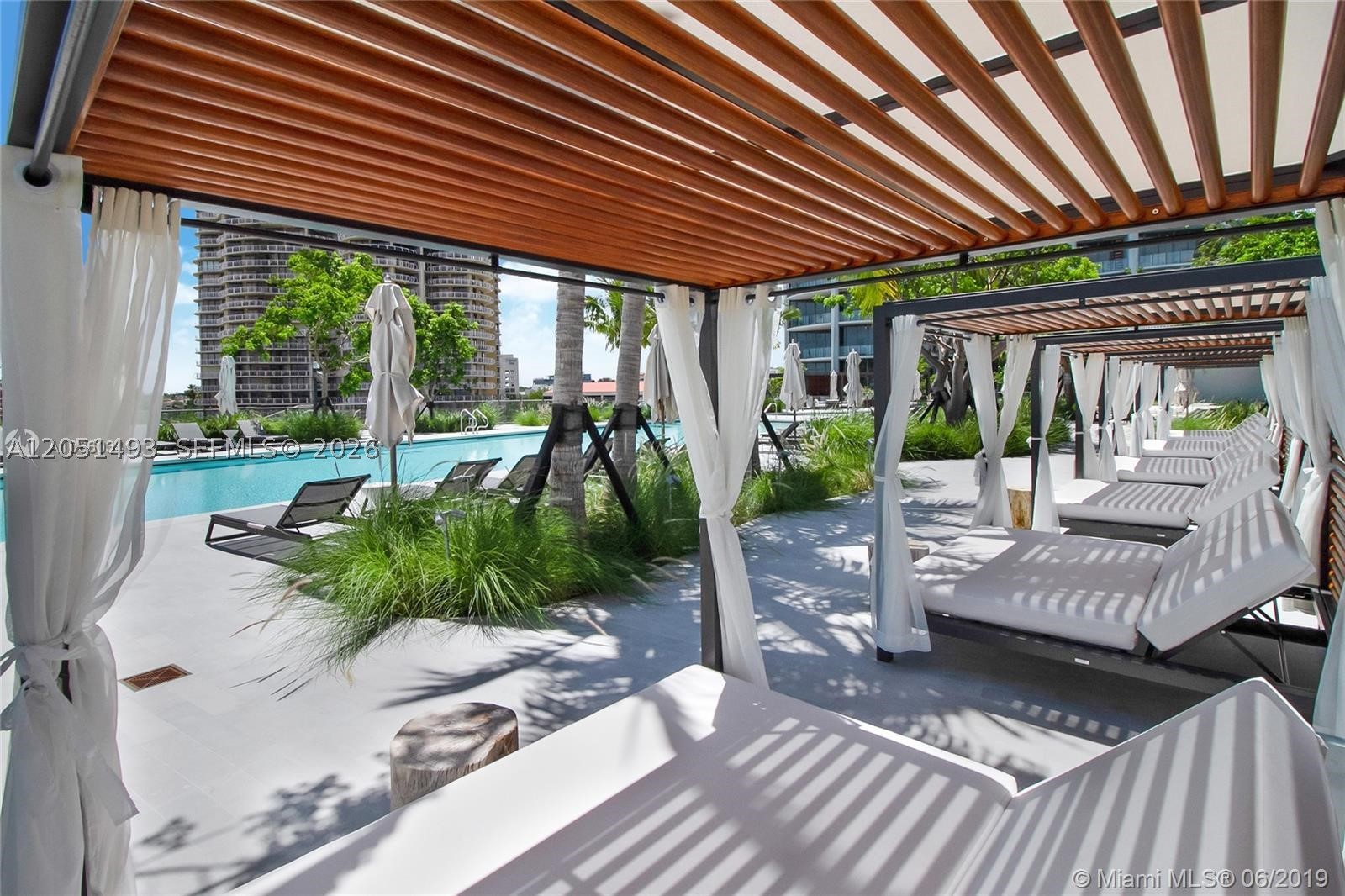 CLUB RESIDENCES AT PARK G - Residential