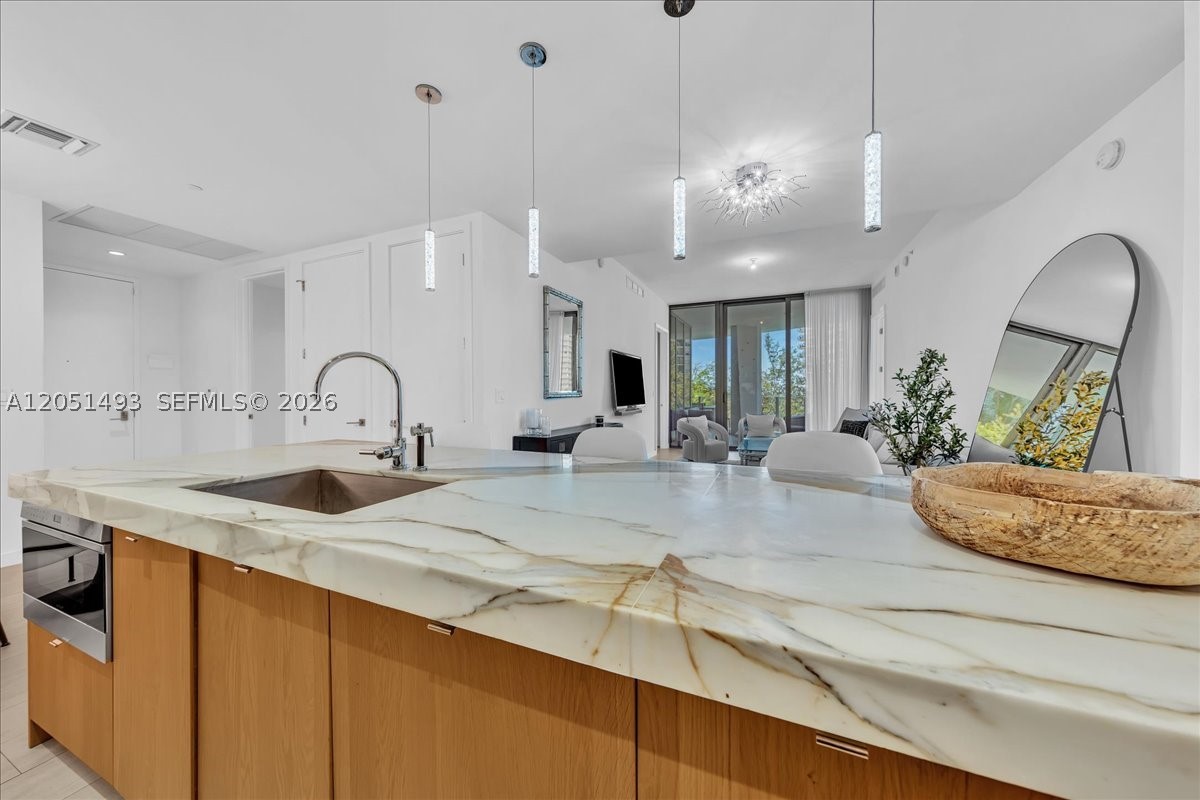 CLUB RESIDENCES AT PARK G - Residential