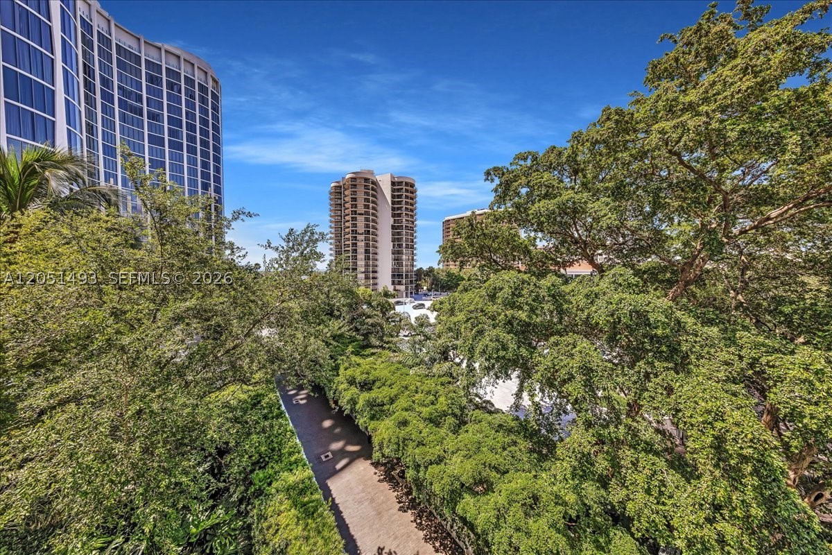 CLUB RESIDENCES AT PARK G - Residential
