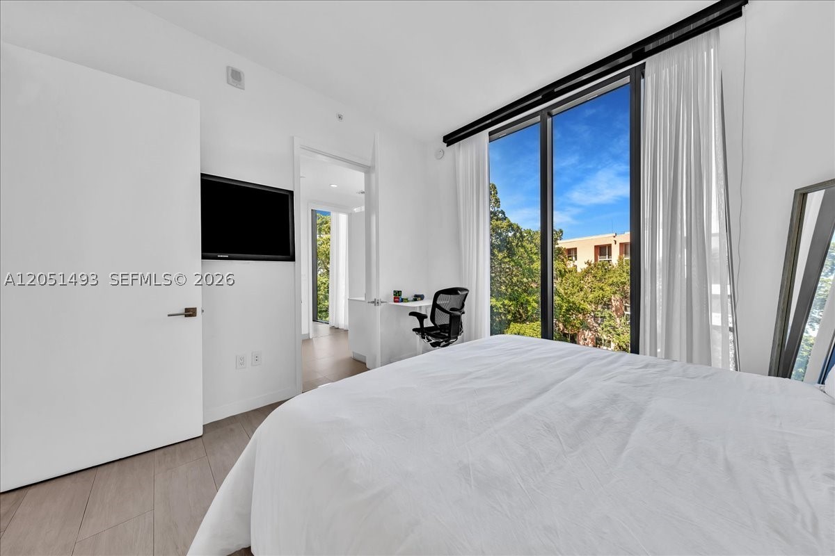CLUB RESIDENCES AT PARK G - Residential