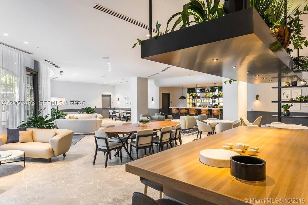 CLUB RESIDENCES AT PARK G - Residential
