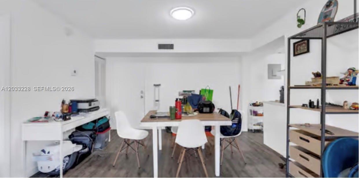 SUNSET VILLAS PHASE II CO - Residential Lease