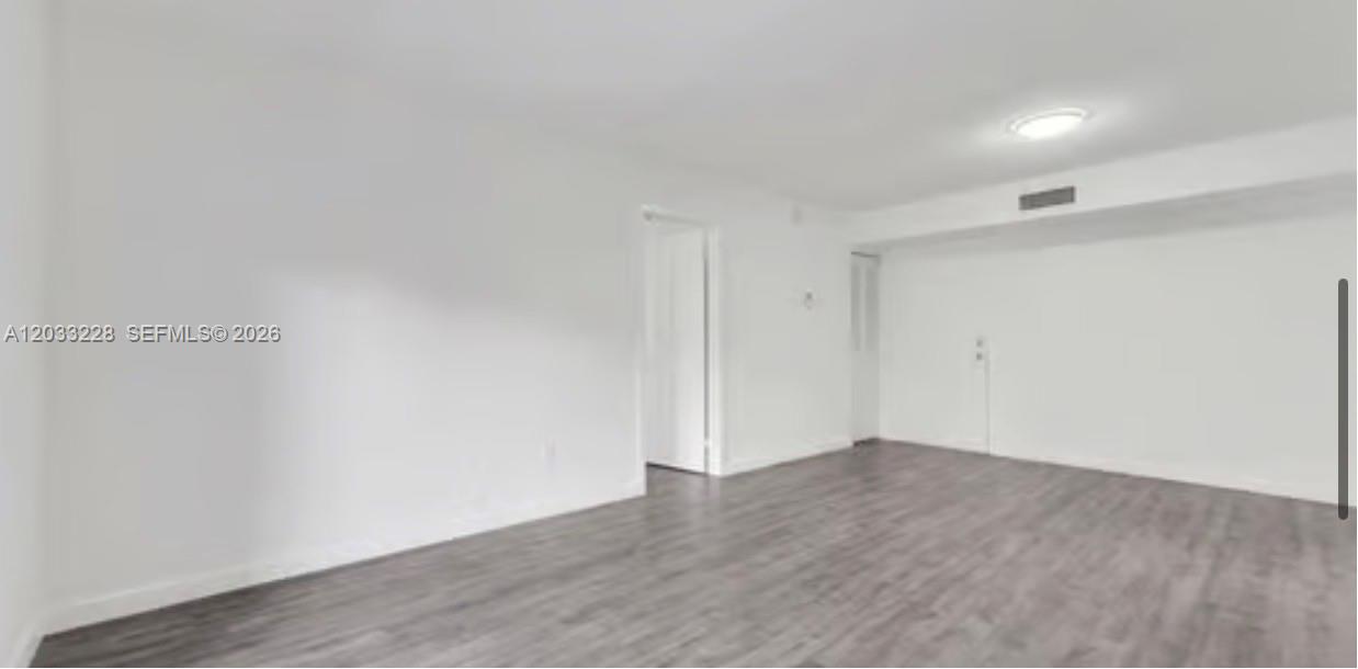 SUNSET VILLAS PHASE II CO - Residential Lease