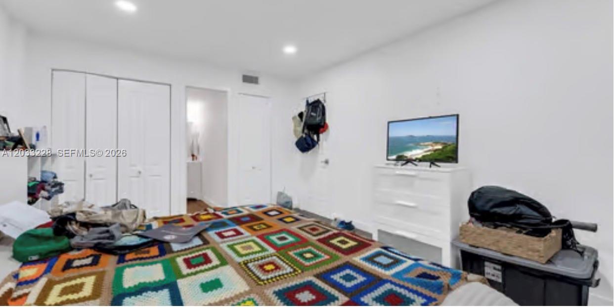 SUNSET VILLAS PHASE II CO - Residential Lease
