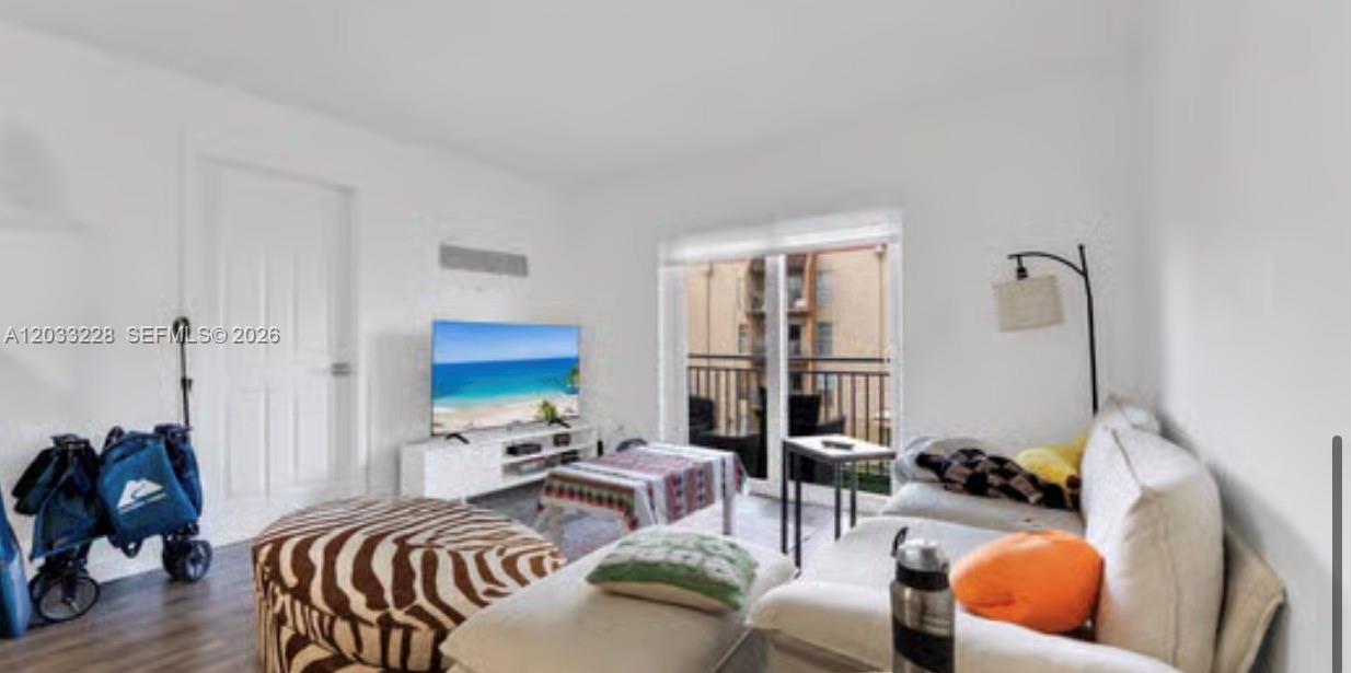 SUNSET VILLAS PHASE II CO - Residential Lease