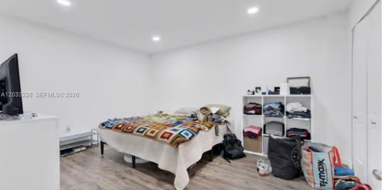 SUNSET VILLAS PHASE II CO - Residential Lease
